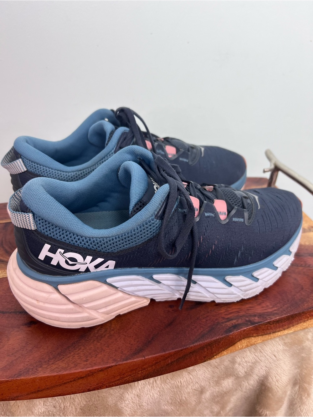 HOKA One One Gaviota 3 Ombre Blue Rosette Stability Running Shoes Women’s US 9B - Picture 3 of 12